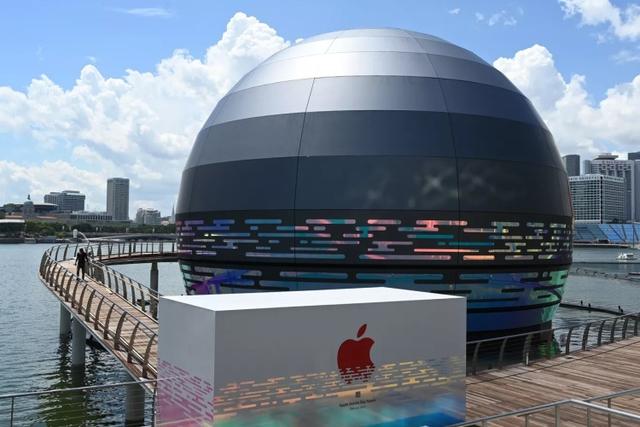 首家水上Apple Store亮相新加坡 即将开门营业