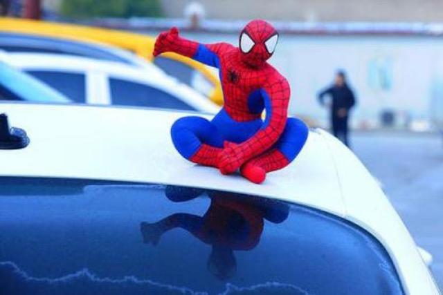 【三分钟法治新闻全知道】蜘蛛侠、葫芦娃、超级玛丽……各路英雄请下车顶，否则罚200记2分！