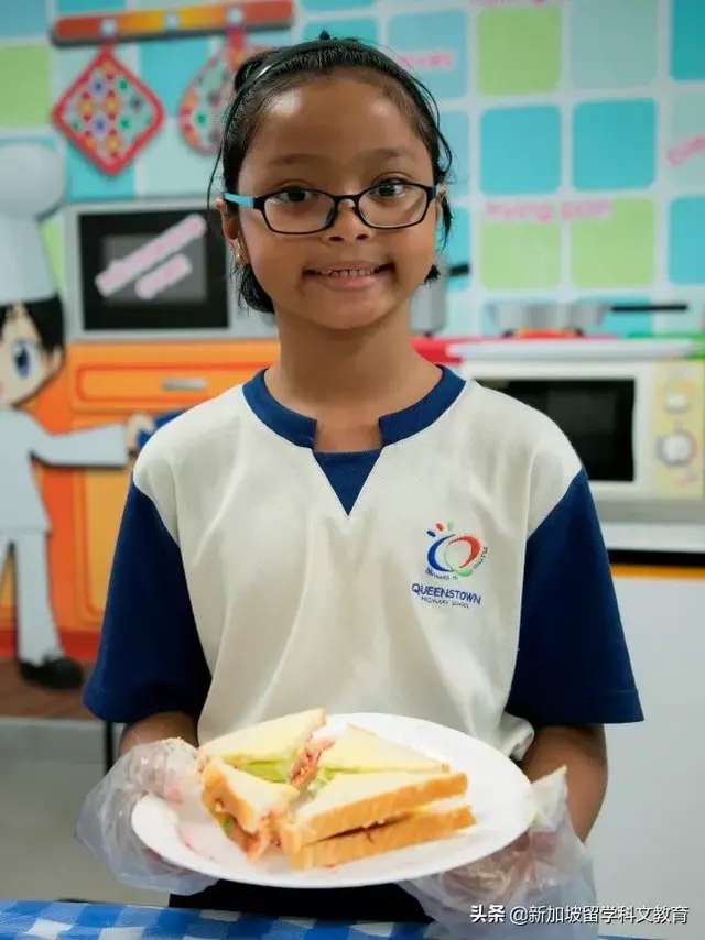 在廚房裏學習？新加坡小學的“神操作”原來是因爲...