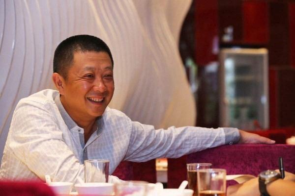 他把火锅店开遍全球，成为新加坡首富，被誉为“最富有餐饮大亨”