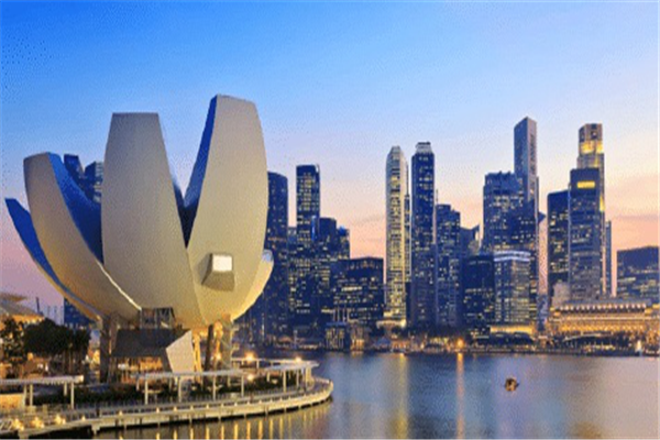新加坡冠以全球幹淨城市，實至名歸？還是一個“被幹淨”的城市？