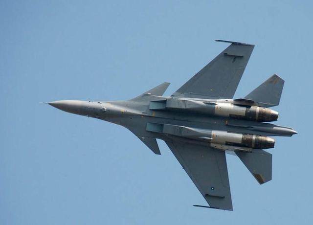 誰能想到！新加坡F-15SG和大馬蘇-30MKM之爭，最終要中國修蘇-30