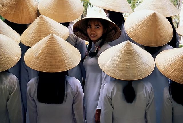 6527亿美债被抛售,越南连续6个月抛美债,美国经济大萧条迹象明显