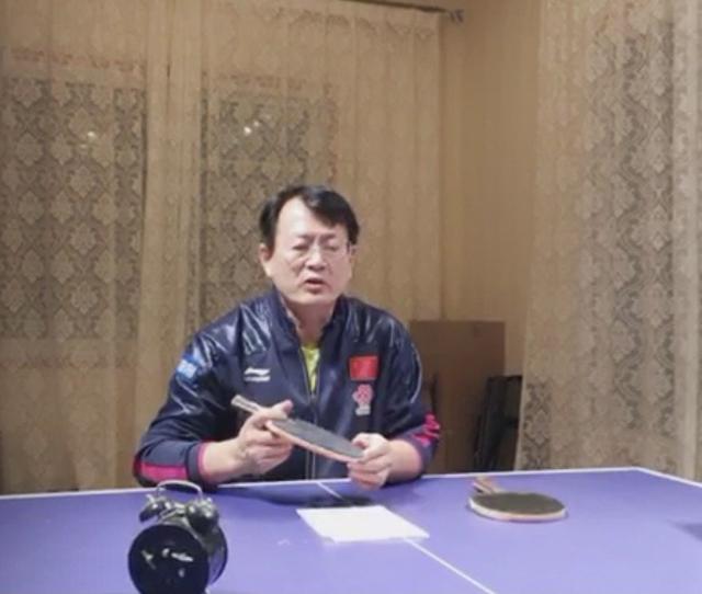 68歲國乒金牌教練近況，爲陪馮天薇日本訓練，吃了5個月面條