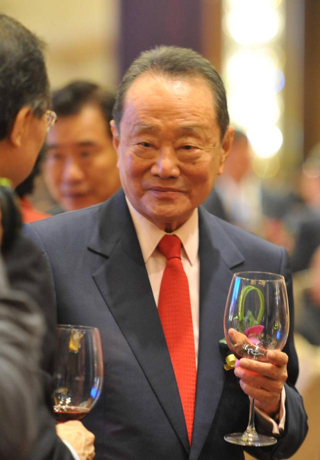 他是酒店大王身家千億，5億美元建北京國貿，今攜金龍魚沖擊IPO