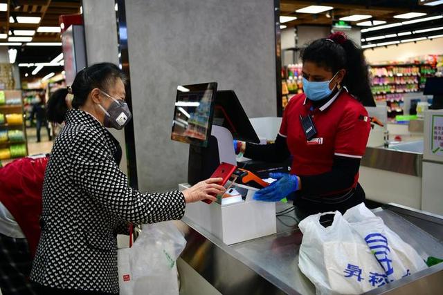 疫情面前“醫院是救命的，超市是保命的”新加坡老板“加油”昆明昇菘超市“火了”