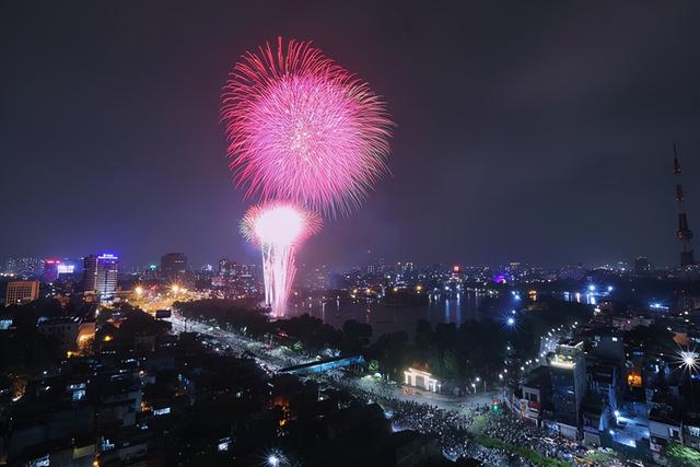 外媒看春節：圍觀“雲過年”、羨慕強勁消費、順便也來測測風水