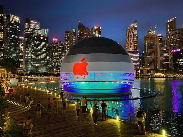 新加坡的新Apple Store，居然是个球形建筑