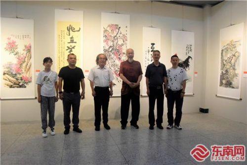 “一带一路”沿线华人艺术家书画展今日开幕