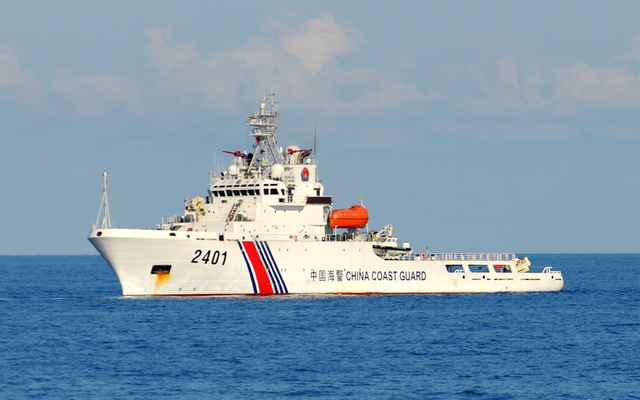 11月18日，中國海警用水炮擊退菲船只；李顯龍警告美勿碰中方紅線