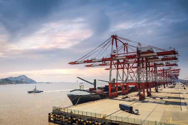 聚焦进博会 | 海南全省建成自由贸易港，有望超越香港、新加坡、迪拜成全球最大自贸港