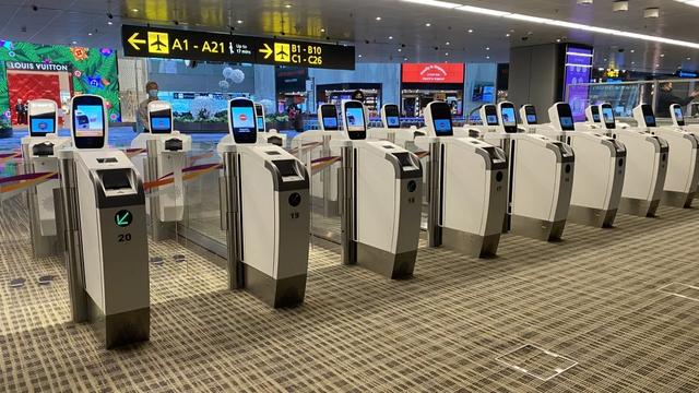 新加坡机场T3柜台恢复，无接触值机防疫黑科技刷爆朋友圈