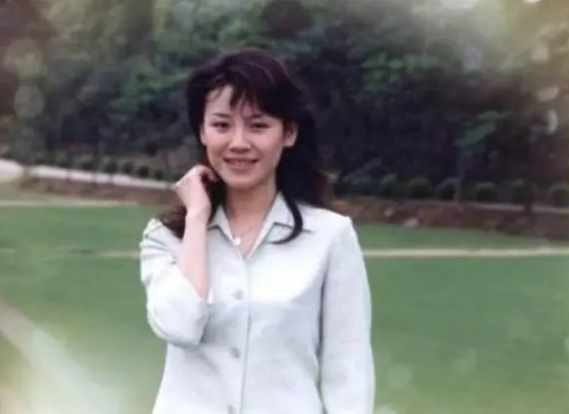 女星劉琳：中年走紅，被名導拒絕結婚後患抑郁症，39歲艱難做媽媽