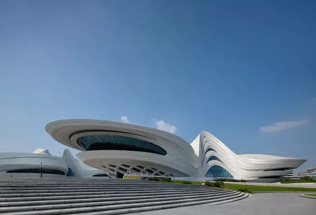 中国式骄傲！2019全球10大魔幻公共空间建筑 | 其中3个在中国