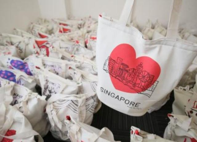 新加坡今年國慶禮包新鮮出爐！18款設計新鮮出爐！你值得擁有！