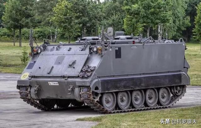太搞笑！M113装甲车奔赴乌克兰，战场出租车恐成“夺命计程车”