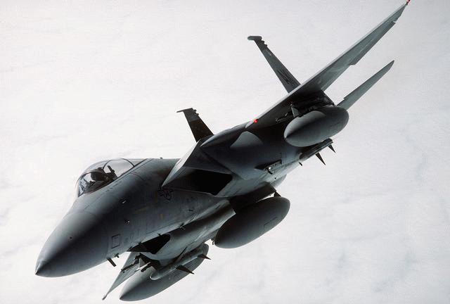 秒殺二戰所有轟炸機的F-15 如何一步步變身“炸彈卡車”