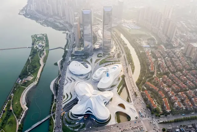 中國式驕傲！2019全球10大魔幻公共空間建築 | 其中3個在中國
