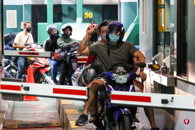 新馬陸路關卡重開！車水馬龍場景再現