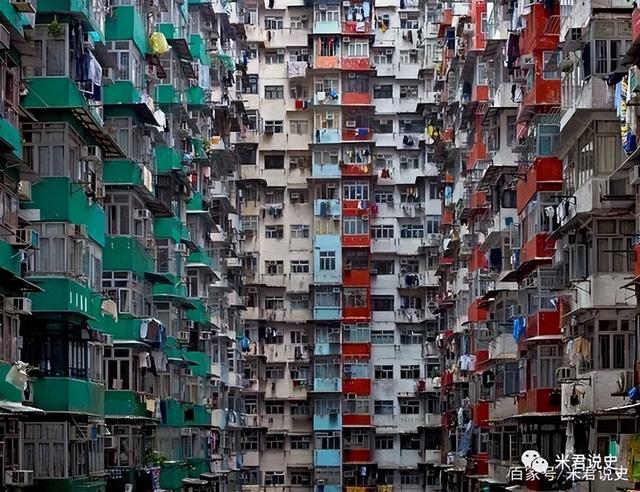 香港经济的摇摆：只有李嘉诚式的商人，却没有李光耀式的远见