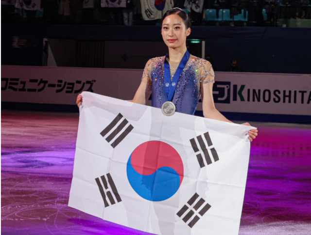 韩国花滑新女神竟是中国教练培养，气质如一杯香茗，越品越有味道