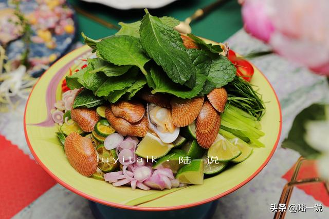 松露烤雞、金箔鮑魚，我到廈門最值得去的越南餐廳，吃了24道菜