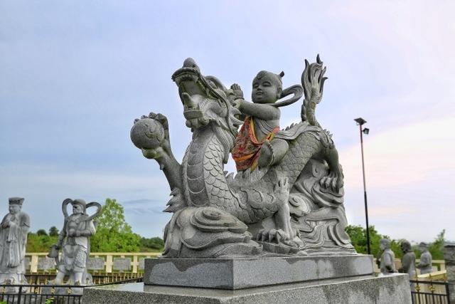 印尼这座小岛被誉为“新加坡的后花园”，里面充满了中国元素