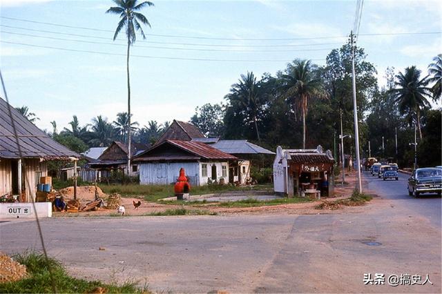 1967年的新加坡：圖4小公園很幹淨，圖5連鄉下都修了柏油馬路