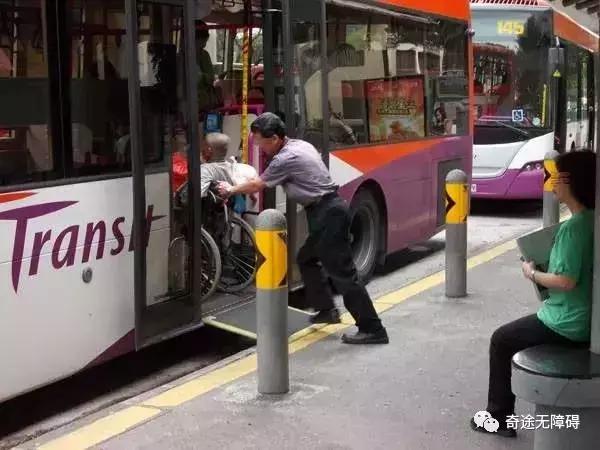 外挂飙车，二手高铁，突突车……魔幻东南亚国家如何解决交通问题