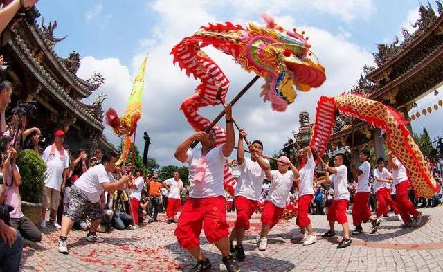 春节将至，世界各地华人是如何过春节的？