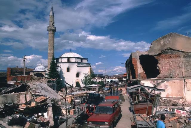 北約轟炸科索沃，克林頓挨批評不多，俄烏戰爭，普京爲何倍受批評