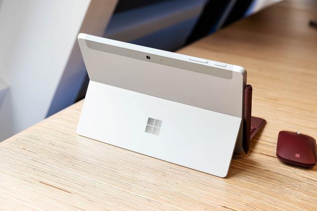 史上最便宜Surface筆記本！微軟平板電腦Surface Go發布，學生利器！