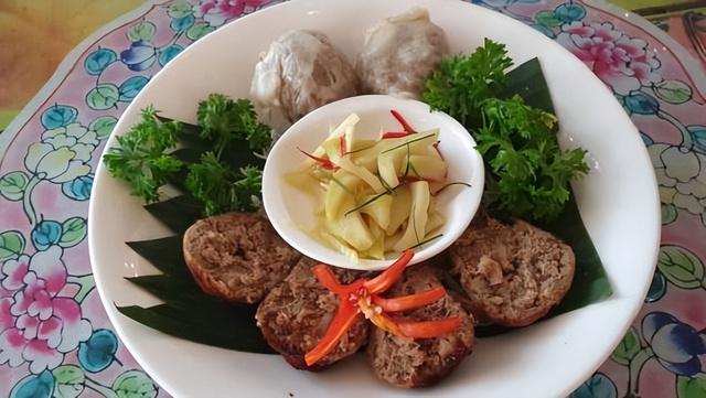 东南亚古老的中餐美食—娘惹菜烹饪指南，是明朝的华人带过去的