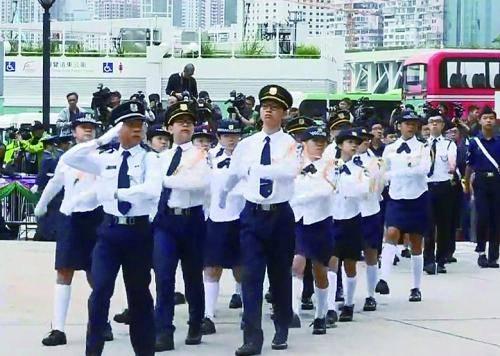 香港举行五四升旗礼 青少年制服团体首次采用中式步操