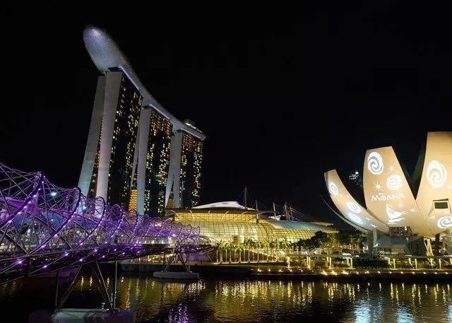 節日丨“被迫獨立”的重要港口到“亞洲四小龍”，新加坡走了55年