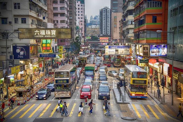 暴力不能解决问题，香港完全可以主动转换角色、调整姿态应对世界百年未有之变局