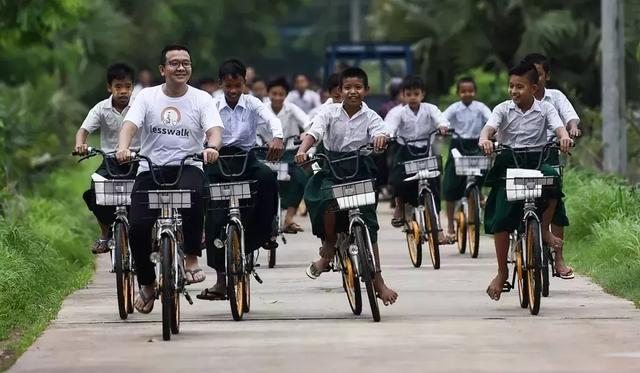 垃圾分類，廢棄的共享單車咋整？他買回去，救了10000緬甸孩子