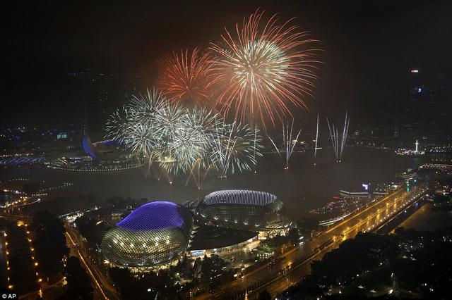 火樹銀花不夜天，世界各國絢爛煙花迎新年