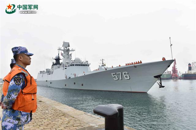 新加坡海軍“剛毅”號護衛艦訪問青島