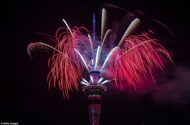 火樹銀花不夜天，世界各國絢爛煙花迎新年