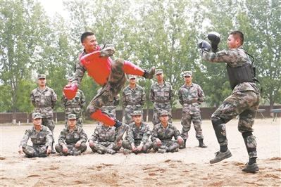 6月13日解放軍報導讀