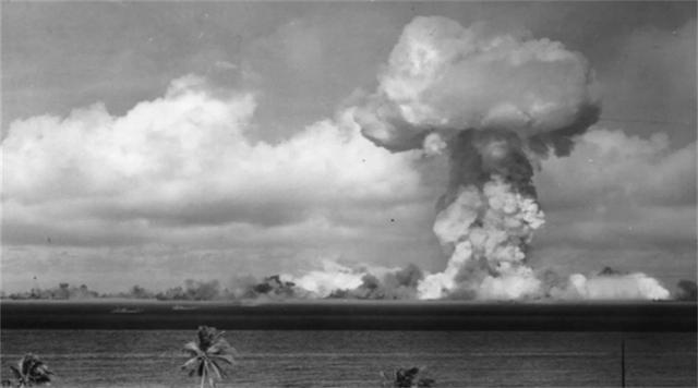 1961年，爲了轟炸中國，英國准備動用48枚核彈，最後爲何沒敢動手