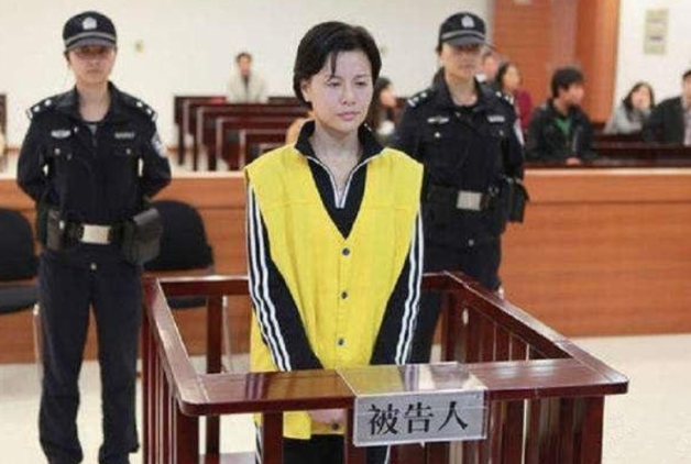 女模特顾春芳靠"借钱"过奢靡生活，4年借了17亿，最终被判死刑