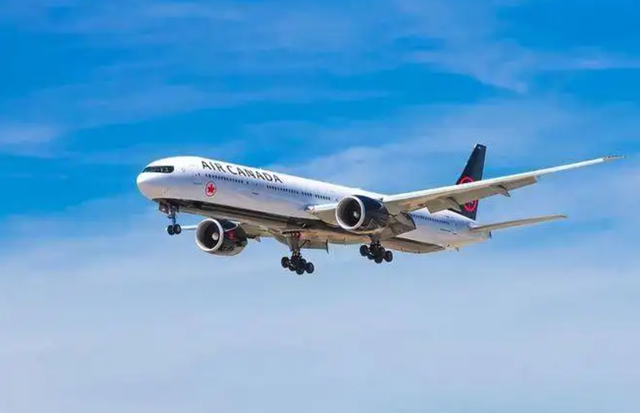 又是波音！机上243人，新加坡航班因引擎问题折返，影响有多大？