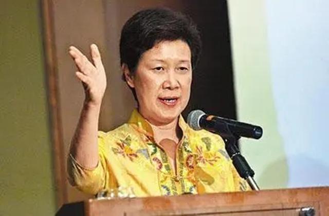 新加坡第一夫人，打脸台湾当局、嘲讽美国双标，她为啥这么刚？