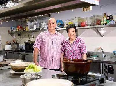 新加坡这家潮菜馆历经四代掌厨人，百年传承留住潮汕味道