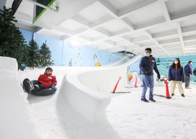 學校假期到新加坡樟宜機場體驗冰雪踏上“史努比探索之旅”