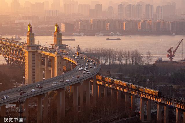 中國橋梁建設60年：一條焊縫裏的工業化進程