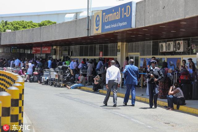 肯尼亚首都机场爆发劳资纠纷 大量旅客滞留受困机场