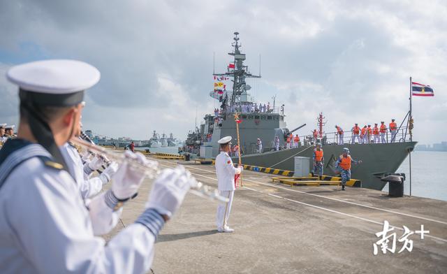 中國-東盟“海上聯演-2018”明日開幕，參演各國艦艇陸續抵達湛江